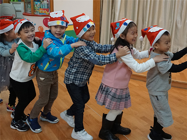 「We Wish You A
MerryChristmas」生日會